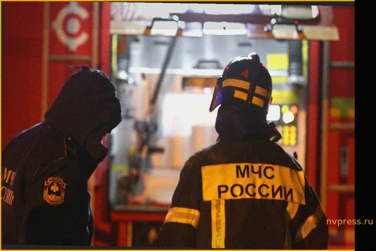В Таганроге уничтожена ракета, обломки вызвали возгорание автомобилей
