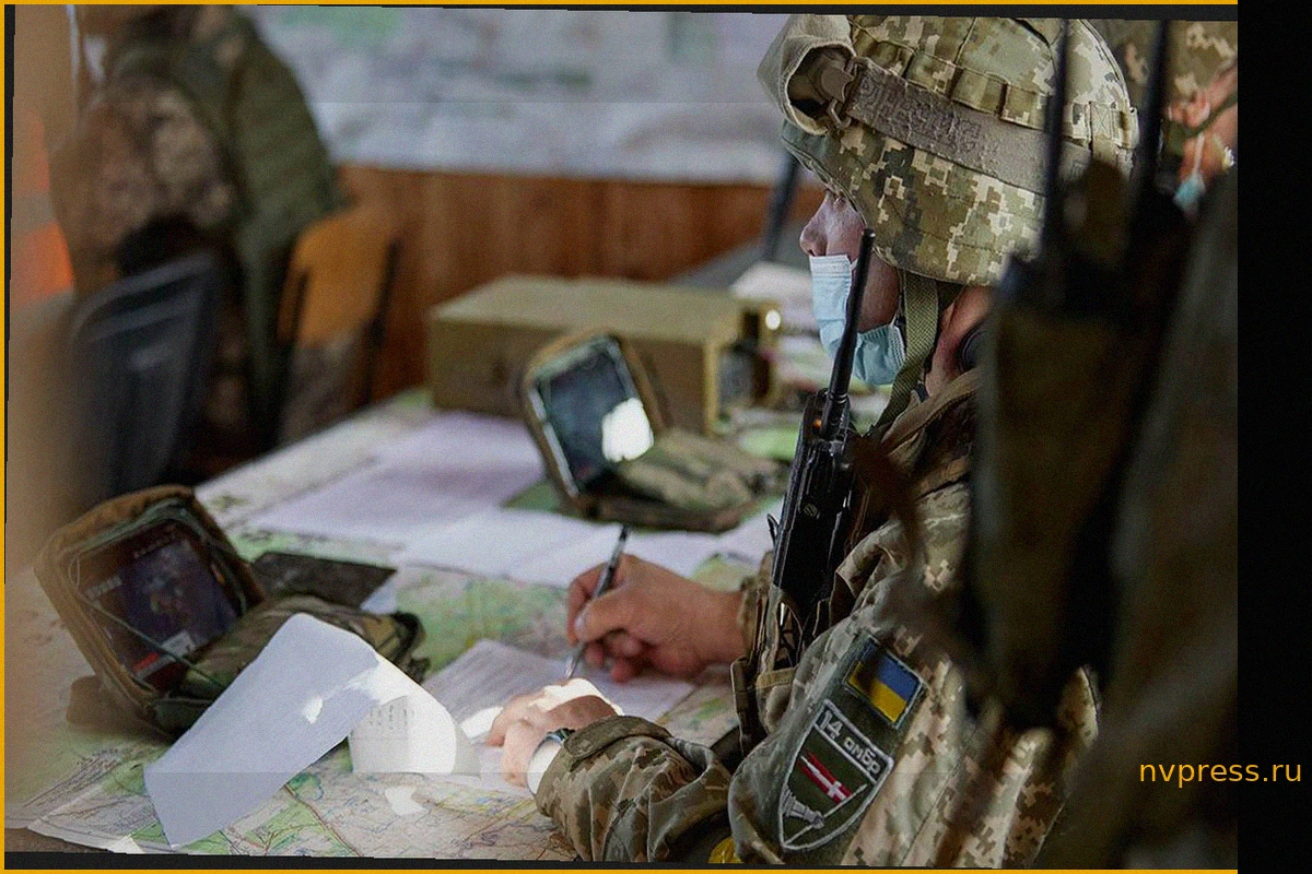 Сотрудник полиции на Украине ударил ногой ребенка-инвалида при мобилизации его отца